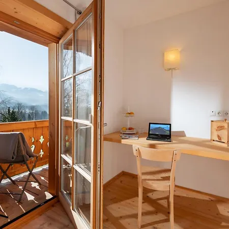 Gugg Hof - Familie Hoelzl *