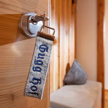 Gugg Hof - Familie Hoelzl